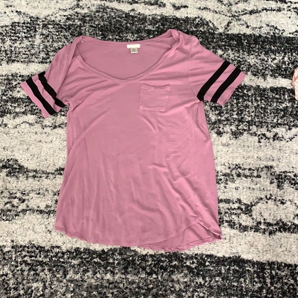 Dusty rose ribbed dress t shirt.